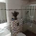 Karos Bianco Apartmanhaz 아파트 *