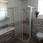 Karos Bianco Apartmanhaz 아파트 *