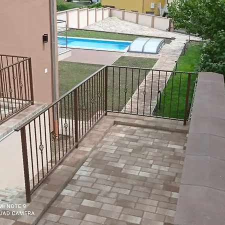 Karos Bianco Apartmanhaz *