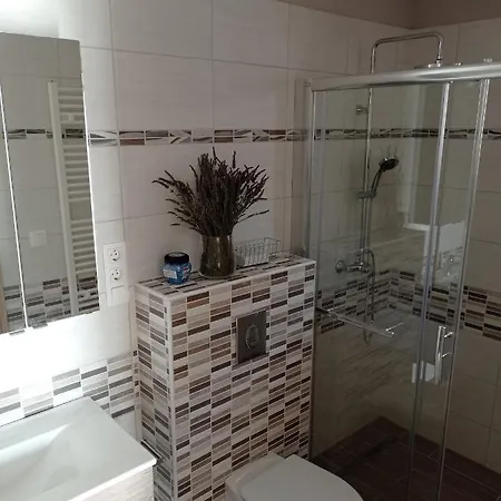 Karos Bianco Apartmanhaz דירה *