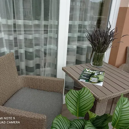 Karos Bianco Apartmanhaz דירה *