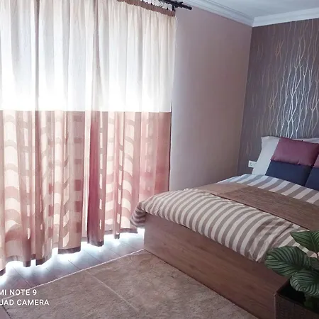 Karos Bianco Apartmanhaz Apartman