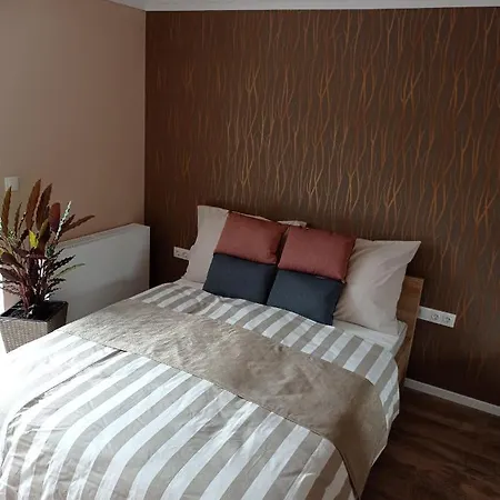 Karos Bianco Apartmanhaz דירה *