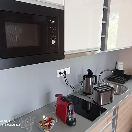 Karos Bianco Apartmanhaz זלקרוס