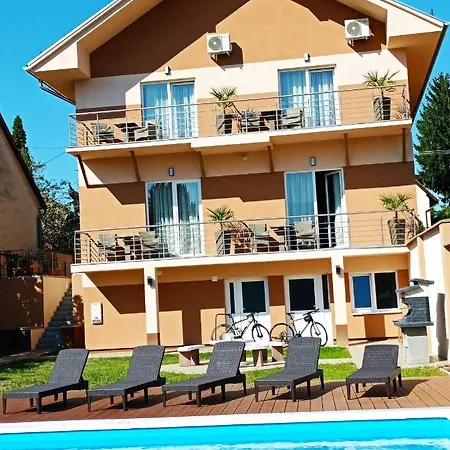 Apartment Karos Bianco Apartmanhaz