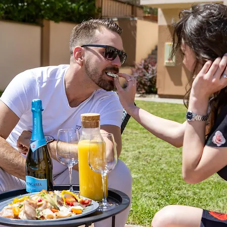 Karos Bianco Apartmanhaz Apartmán