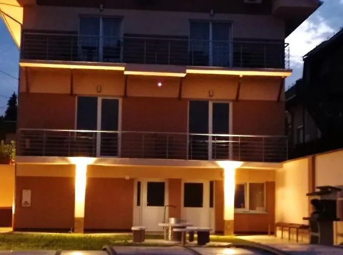 Karos Bianco Apartmanhaz 잘라카로쉬