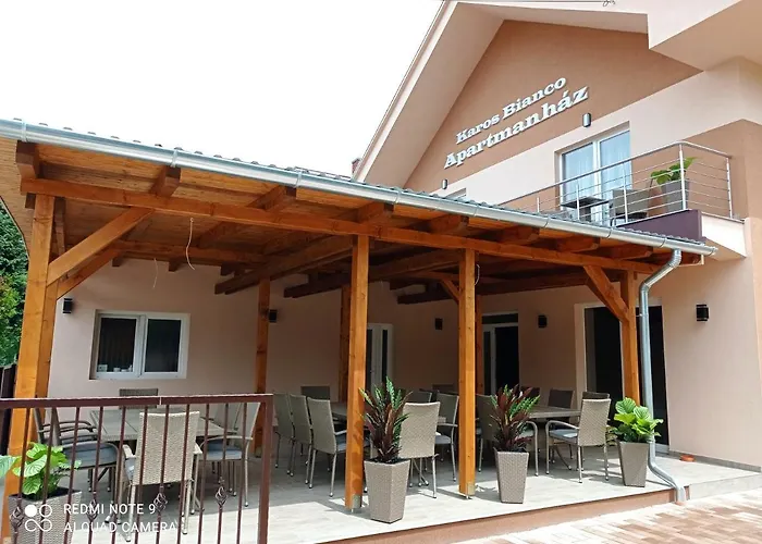 Karos Bianco Apartmanhaz