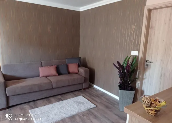 Karos Bianco Apartmanhaz 아파트 *