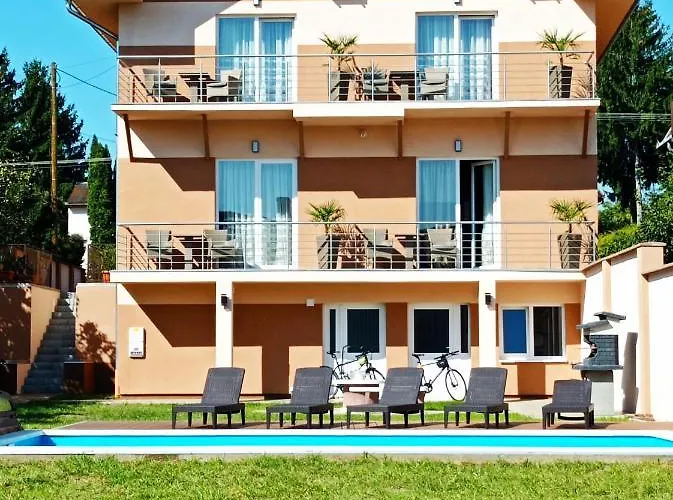 Karos Bianco Apartmanhaz Appartement